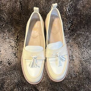 Elegant Cream Loafers with Tassel Detail
